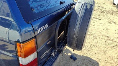 1995 Nissan Pathfinder Rear Corner Mounted Spare Tire Carrier Oem Back
