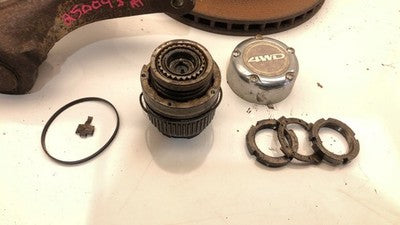 81-93 Ram W250 Passenger Right Front Spindle Steering Knuckle With Wheel Hub