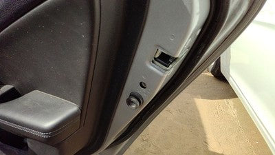 2015-2017 Chrysler 200 Passenger Right Rear Door Latch With Rods/Cables Oem Back