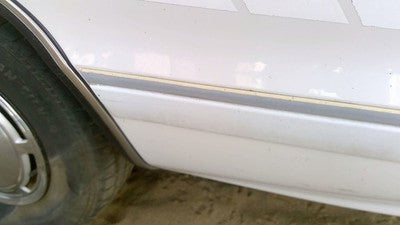 1994 Chevy Caprice Lh Driver Left Rear Moulding On Quarter Panel Oem White