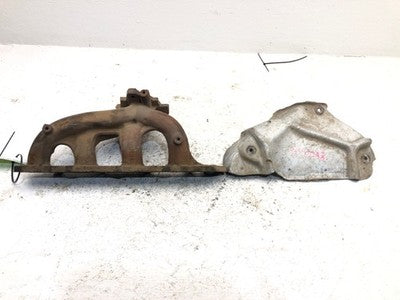 1999-2002 Chevy Cavalier Exhaust Manifold With Heat Shield Oem Z24 2.4L 24576614