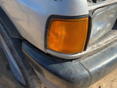 88-95 Isuzu Pup Passenger Right Front Turn Signal Light Lamp Oem Fender Mounted