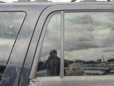 98-02 Expedition Passenger Right Rear Vent Window Back Door Glass With Frame Oem