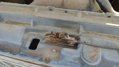 1981-1988 Gmc Sierra C3500 Hood Latch Assembly With Bracket Oem 15606587