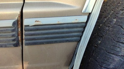 1992-1999 Chevy Suburban Passenger Right Moulding From Fender Oem Trim Strip