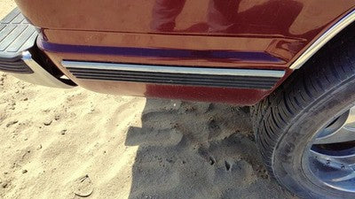 1999 Gmc Yukon Passenger Right Rear Moulding On Quarter Panel Oem