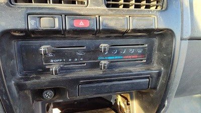 1996-1997 Nissan Hardbody Temperature Control Module In Dash Heater Ac Head Unit