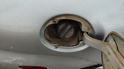 1997-1998 Ford Taurus Fuel Filler Neck Assembly With Gas Cap Oem F7dz9034aa