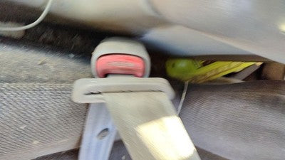 2000-2004 Jeep Grand Cherokee Driver Left Front Seat Belt Buckle Receiver Gray