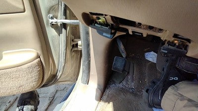1998 Lincoln Navigator Driver Left Lower Kick Trim Panel Oem Tan Kx