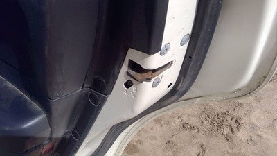 05-10 300 Passenger Right Rear Door Latch With Rods/Cables Assembly Back