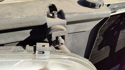 1992-1995 Pontiac Bonneville Passenger Right Head Light Front Lamp Mount Damage