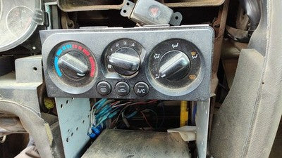 00-04 Legacy Outback Temperature Control Module In Dash Heater Ac Head Unit Oem