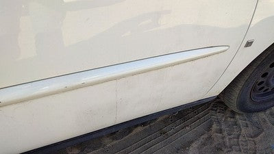 05-09 Lacrosse Passenger Right Front Moulding From Door Oem Trim Strip White 40U