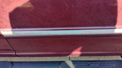 97-02 Expedition Passenger Right Front Moulding From Door Trim Strip Maroon Jl