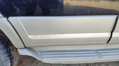 07-17 Ford Expedition Passenger Right Rear Moulding From Door Back Trim Strip