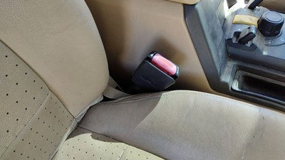 2005-2006 Land Rover Lr3 Passenger Right Front Seat Belt Buckle Receiver Oem Tan