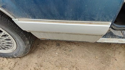 1989 Olds Cutlass Calais Passenger Right Rear Moulding On Quarter Panel 2 Door