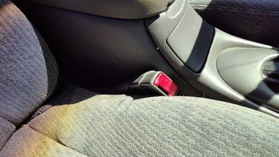 2000-02 Oldsmobile Intrigue Passenger Right Front Seat Belt Buckle Receiver Gray
