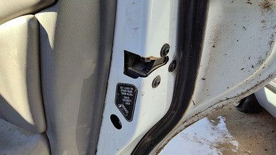 1997-2005 Buick Century Passenger Right Rear Door Latch With Rods/Cables Back