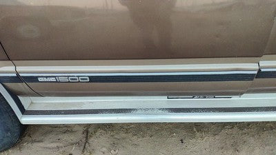 1992-1999 Chevy Suburban Driver Left Front Moulding From Door Oem Trim Strip
