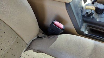 2005-2006 Land Rover Lr3 Passenger Right Front Seat Belt Buckle Receiver Oem Tan