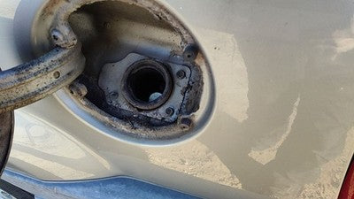 1999-2001 Jeep Grand Cherokee Fuel Filler Neck Assembly With Gas Cap Oem