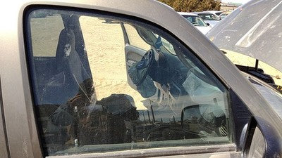 2002-2006 Jeep Liberty Passenger Right Front Side Window Door Glass Oem