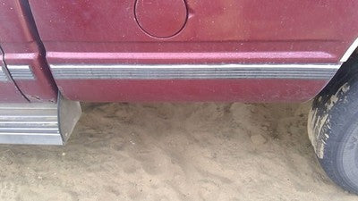 1988 Gmc Sierra 2500 Driver Left Rear Moulding On Quarter Panel Oem Front Box