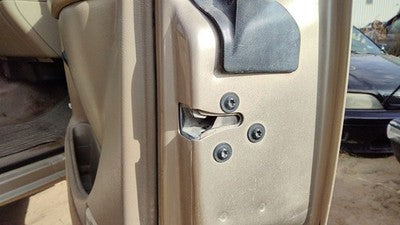 2003-2007 Silverado 1500 Passenger Right Front Door Latch With Rods/Cables Oem