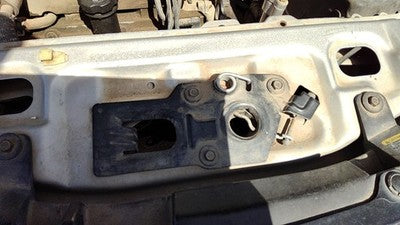 2007-2009 Chevy Equinox Hood Latch Assembly With Bracket Oem 89025456