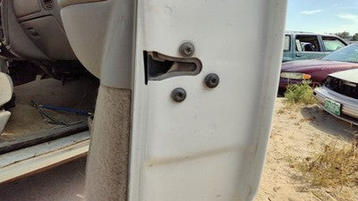 1995-2005 S10 Blazer Passenger Right Front Door Latch With Rods/Cables Oem