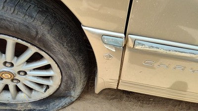 96-00 Town & Country Driver Left Moulding From Fender Oem Trim Strip Gold