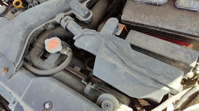07-10 Versa Complete Air Intake Cleaner Filter Box Housing With Tube Oem 1.8L