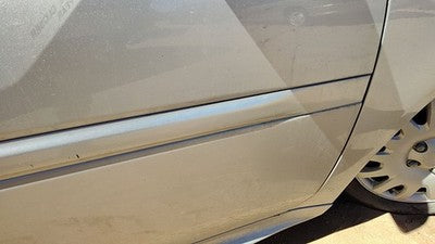 04-08 Grand Prix Passenger Right Front Moulding From Door Trim Strip Silver 12U