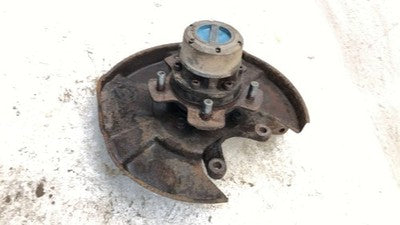 1996-98 Suzuki Sidekick Driver Left Front Spindle Steering Knuckle With Hub 1.8L