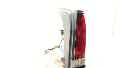 1988-1991 Chrysler New Yorker Passenger Right Tail Light Brake Lamp Rear chipped