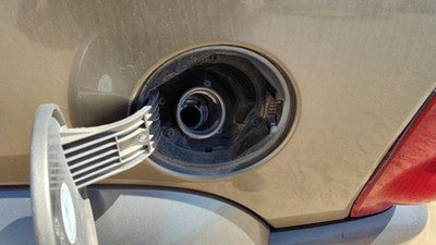 2004-2007 Jeep Liberty Fuel Filler Neck Assembly With Gas Cap Oem 52129234Ab