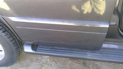 06-10 Mountaineer Passenger Right Rear Moulding From Door Back Trim Charcoal G5