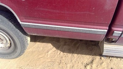 1988 Gmc Sierra 2500 Passenger Right Rear Moulding On Quarter Panel Front Box