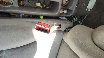 01-05 Chrysler Pt Cruiser Driver Left Front Seat Belt Buckle Receiver Fl Taupe