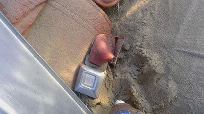 1978 Buick Regal Passenger Right Front Seat Belt Buckle Receiver Oem Red Rb