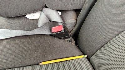 2004-2005 Ford F150 Driver Left Front Seat Belt Buckle Receiver Oem Gray Me