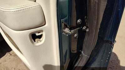 1998-2004 Cadillac Seville Passenger Right Front Door Latch With Rods/Cables Oem