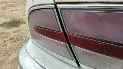 1998-04 Buick Park Ave Driver Left Tail Light Brake Lamp Oem Rear Crack 16525981