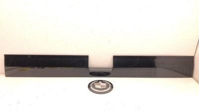 02-06 Cadillac Escalade Back Hatch Lift Gate Lower Molding Trim With Emblem Oem