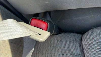 00-05 Buick Century Passenger Right Front Seat Belt Buckle Receiver Oem Gray 93B
