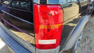 2005-2009 Land Rover Lr3 Passenger Right Tail Light Brake Lamp Oem Rear Cracked