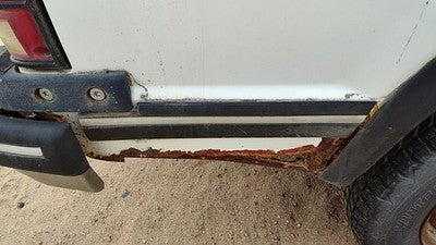 1993 Chevy S10 Blazer Passenger Right Rear Moulding On Quarter Panel Oem