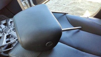 2007-2010 Vw Passat Pair Of Front Headrests Oem Left Right Set Seat